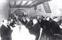 Almuerzo en las bodas de plata de Kaoietan. Ao 1925. El mismo local y la misma decoracin durante 106 aos